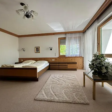 Aaron Apartment *