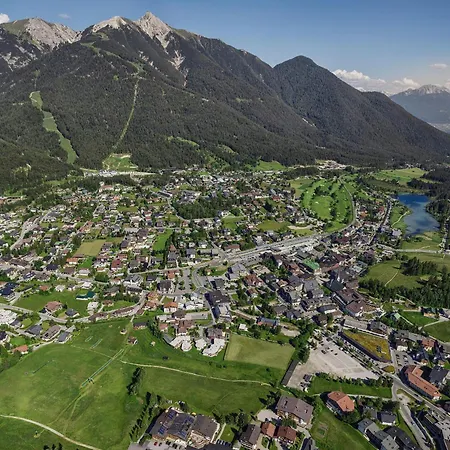 Aaron Casa de Férias